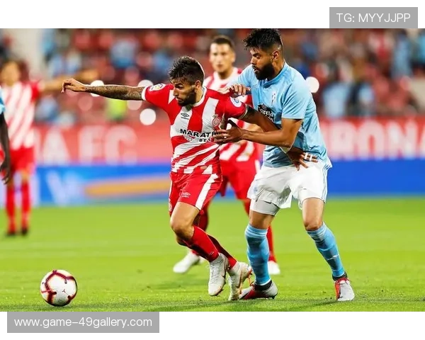 足球转会市场风云：球星交易背后的动向与未来前景解析